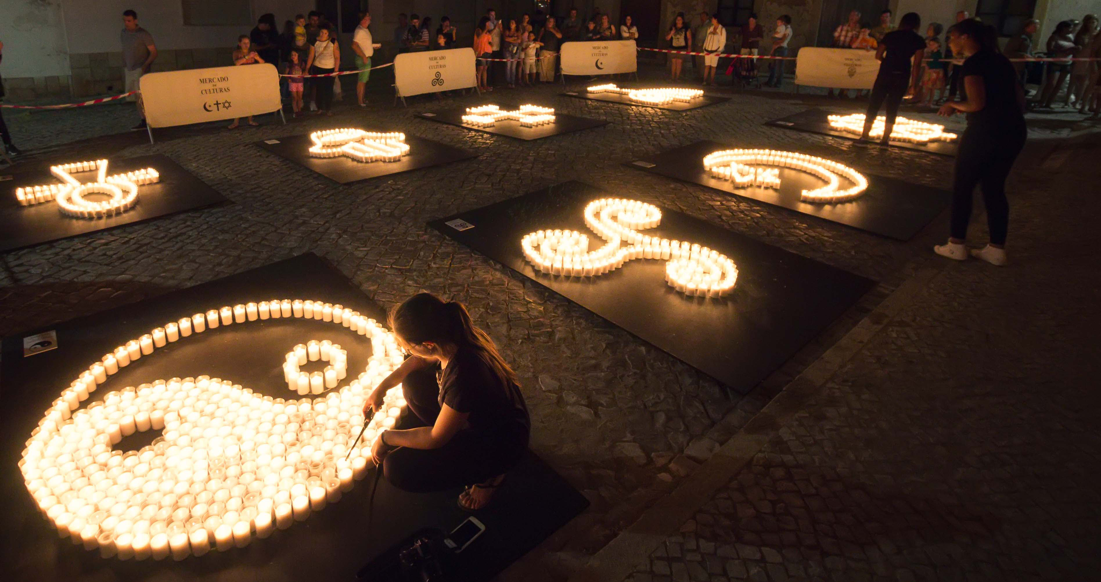 Celtas e Caretos no Mercado de Culturas… à Luz das Velas