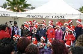 Reis Magos chegam de camelo à Feira de Natal de Lagoa