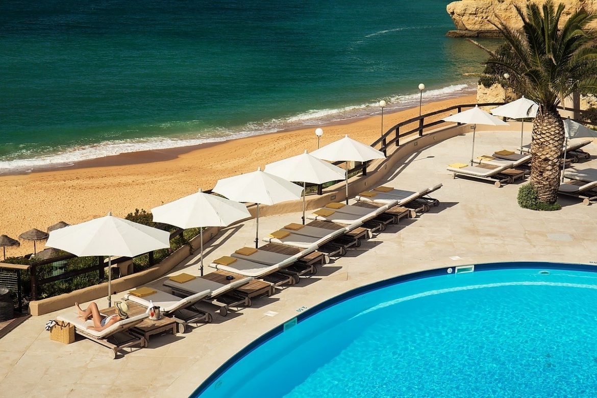 Hotéis do Algarve registam em Março a maior queda de sempre