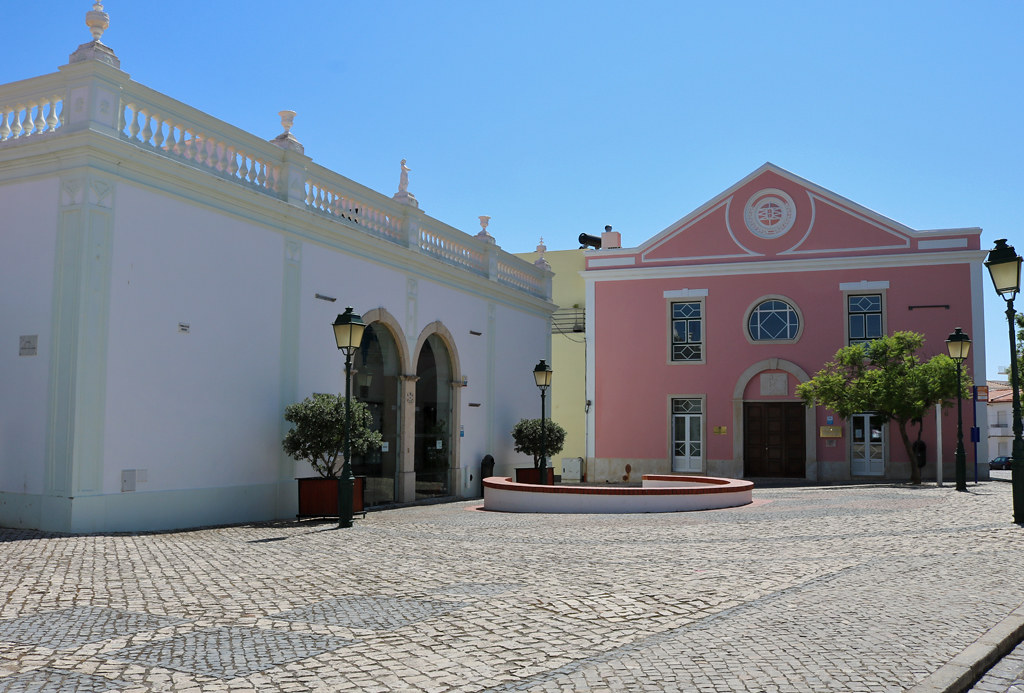 Município de Lagoa reabre Balcão Único, Biblioteca e Arquivo Municipal