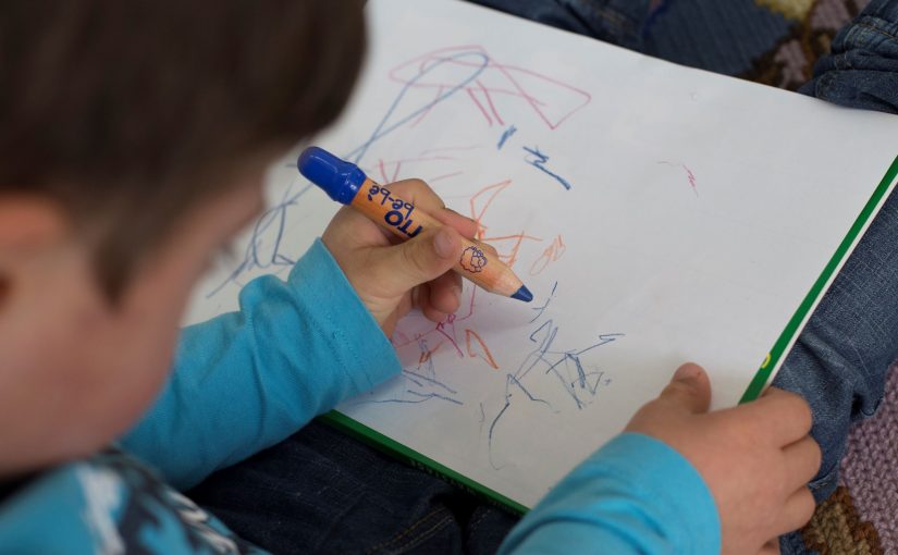 Em Lagoa as crianças com necessidades educativas especiais já podem pôr “Mãos na Arte”